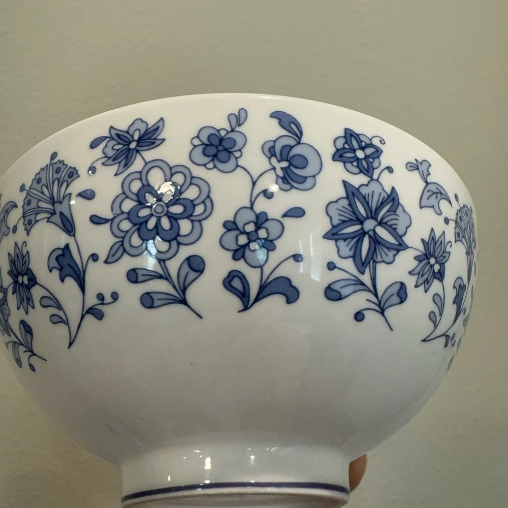 Minton Shalimar Blue and White Floral Porcelain Bowl Made In England 1974 - Picture 2 of 9